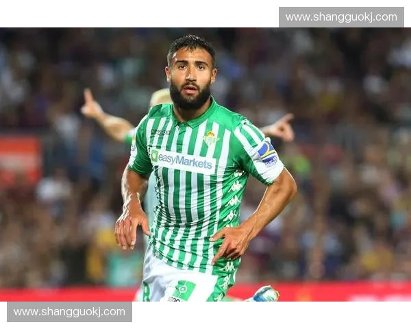 欧洲五大足球联赛赛季格局变化与豪门竞争全景解析趋势战术与新星